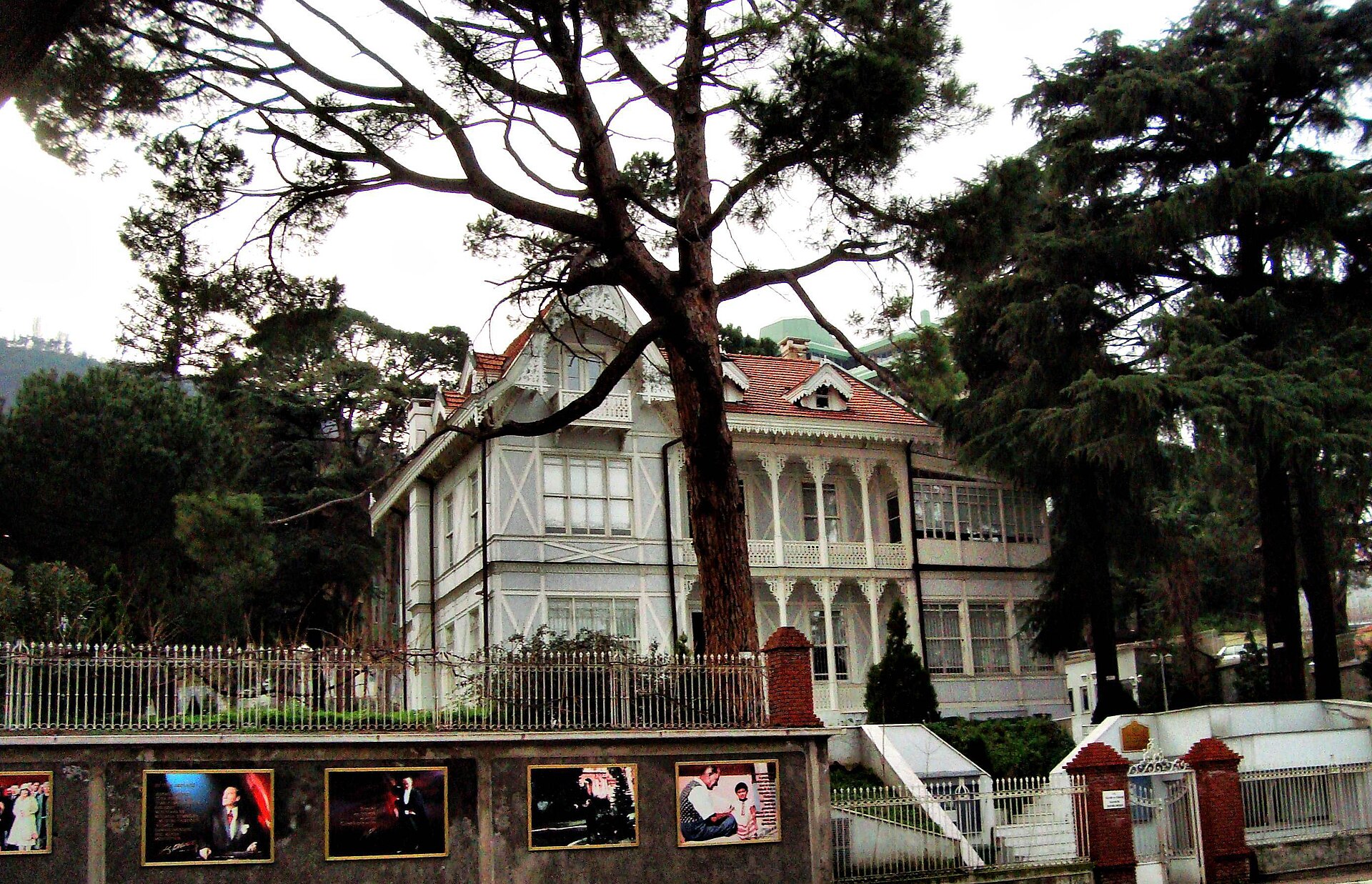 Kervansaray Termal Convention & Spa — Bursa'dan tarihi dokuyu gösteren bir görünüm