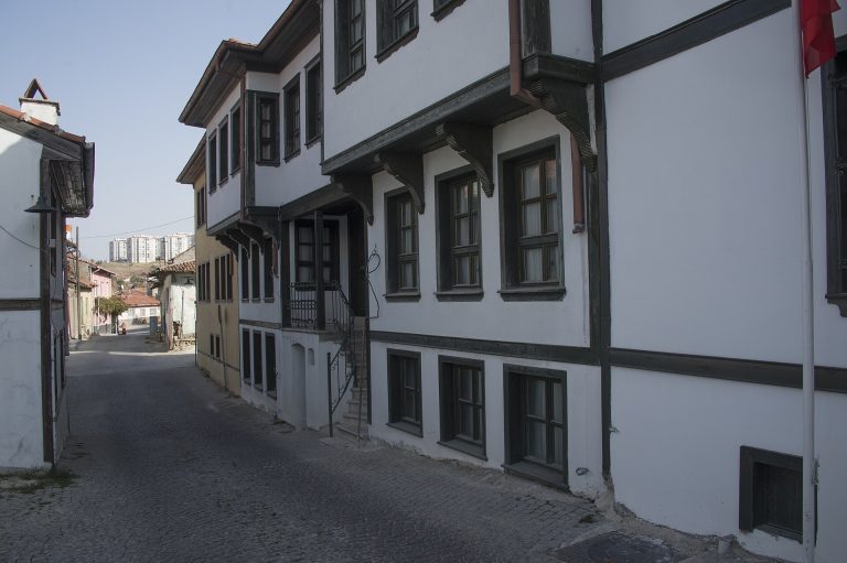 Tasigo Hotels Eskişehir Bademlik Termal — Eskişehir Odunpazarı'nın taş döşeli sokaklarında yer alan geleneksel Türk evleri