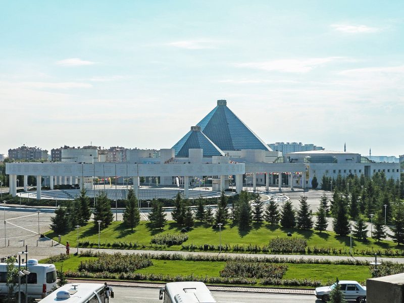 Dedeman Konya Hotel'in bulunduğu kentteki Mevlana Kültür Merkezi'nin modern mimarisi