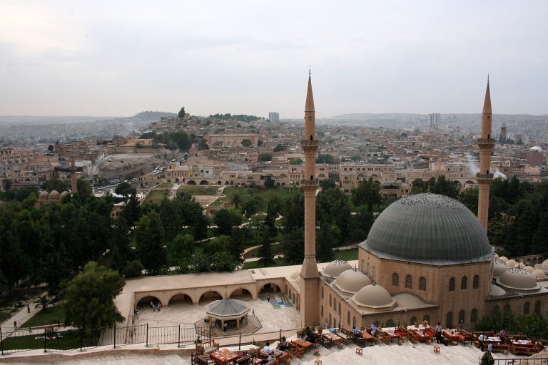Otel Urhay — Şanlıurfa kent merkezinin tepeden görülen geniş açılı panoramik şehir manzarası