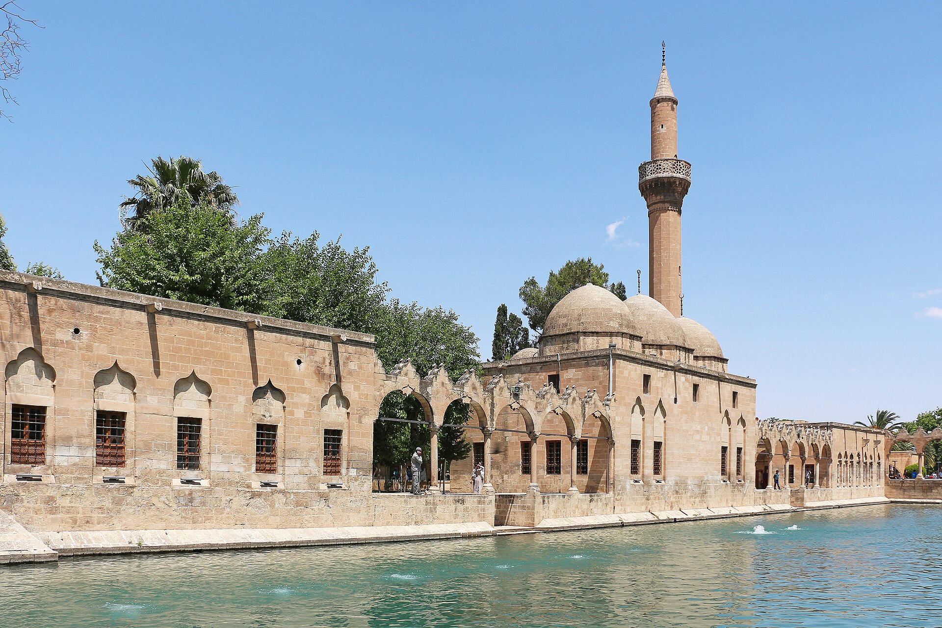 Elruha Hotel — Rızvaniye Camii, Şanlıurfa