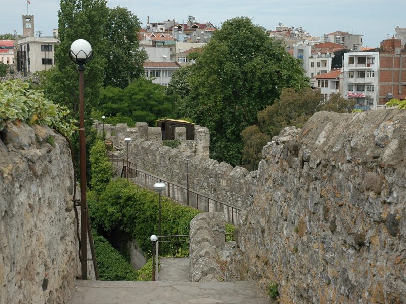 Vira Otel Suites — Sinop Kalesi