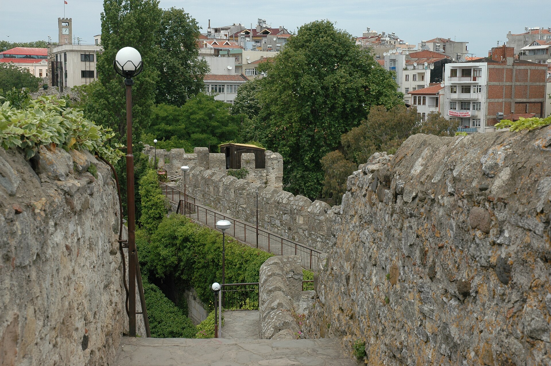 Vira Otel Suites — Sinop Kalesi