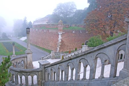 Balkan Turu'nda görülen Belgrad'daki Kalemegdan Kalesi'nin nehre bakan surlarından bir kare